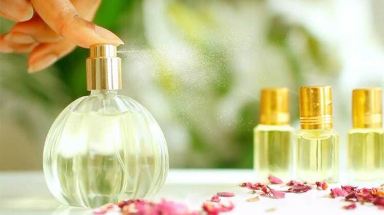 نحوه ساخت اسانس و عطر طبیعی در خانه به روش طب سنتی